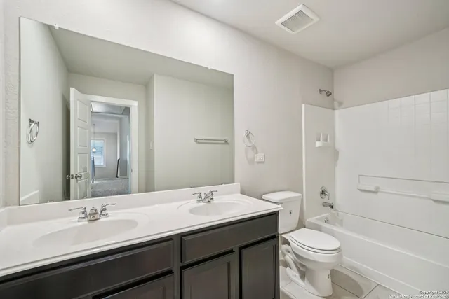 $2,195 | 15015 Costa Leon, San Antonio, TX 78245