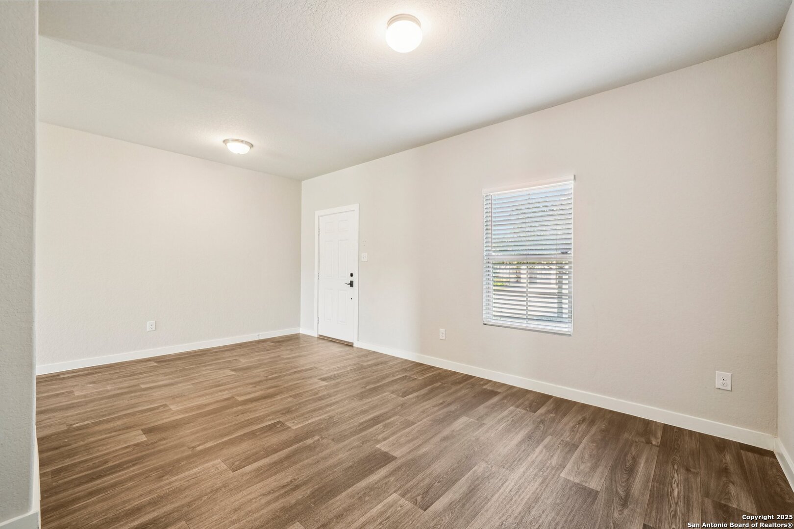 15015 Costa Leon San Antonio, TX 78245 - Photo 5 of 32