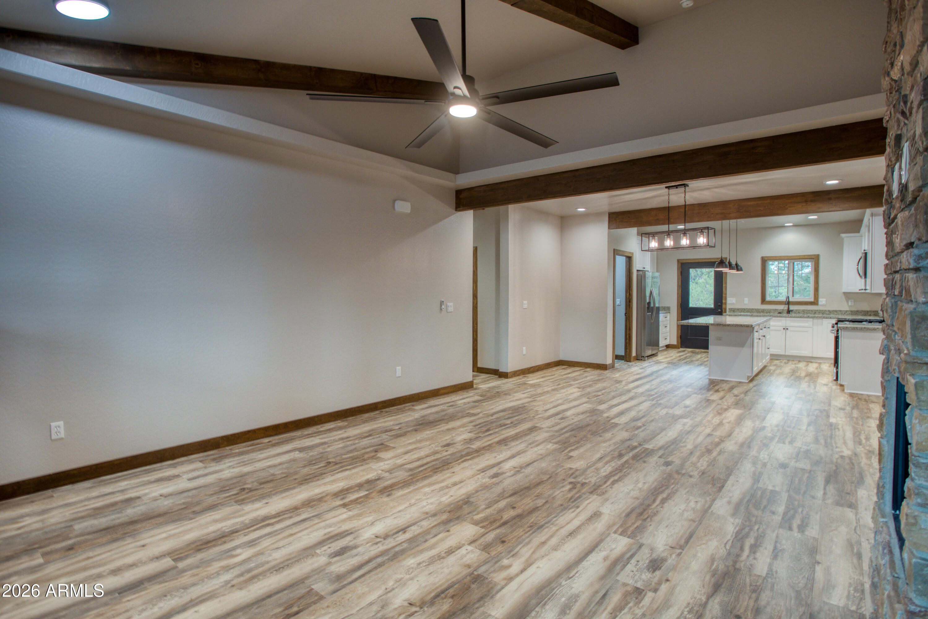 620 Campbell Lane Show Low, AZ 85901 - Photo 3 of 52 GREATROOM