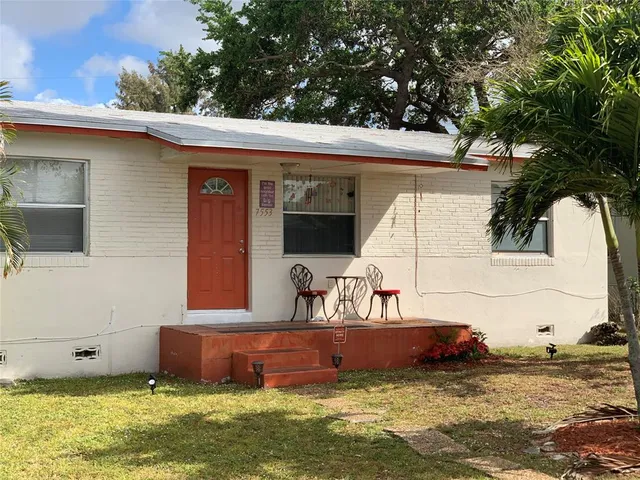 $2,700 | 7553 Farragut Street, Hollywood, FL 33024