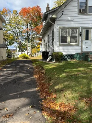a front view of house with yard