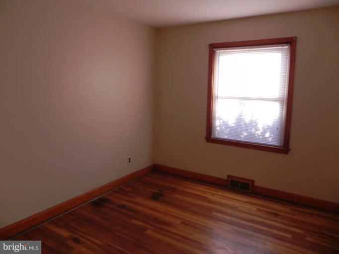 8610 McDaniel Road Baltimore, MD 21237 - Photo 8 of 29 Bedroom