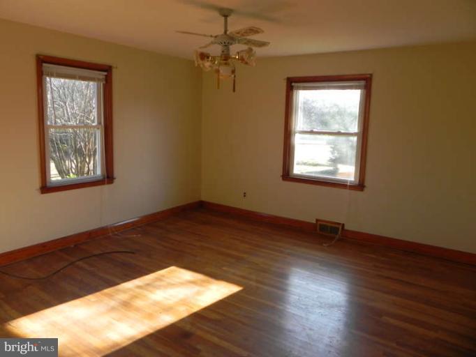8610 McDaniel Road Baltimore, MD 21237 - Photo 9 of 29 Bedroom (Master)