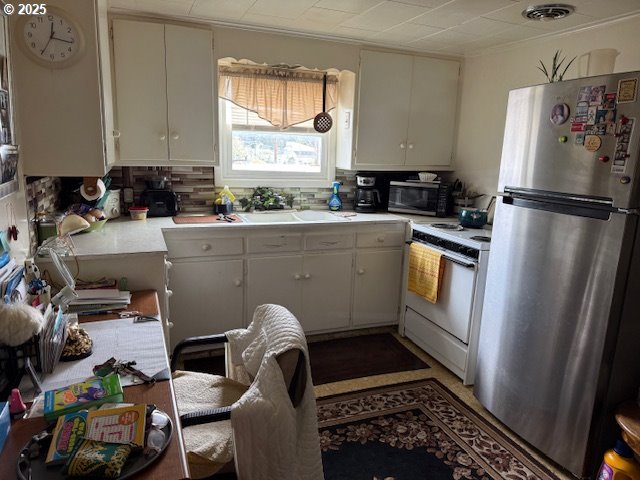 8325 Southeast Division Street Portland, OR 97216 - Photo 26 of 44