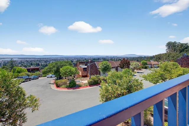 $859,000 | 12 Sereno Circle, Oakland, CA 94619