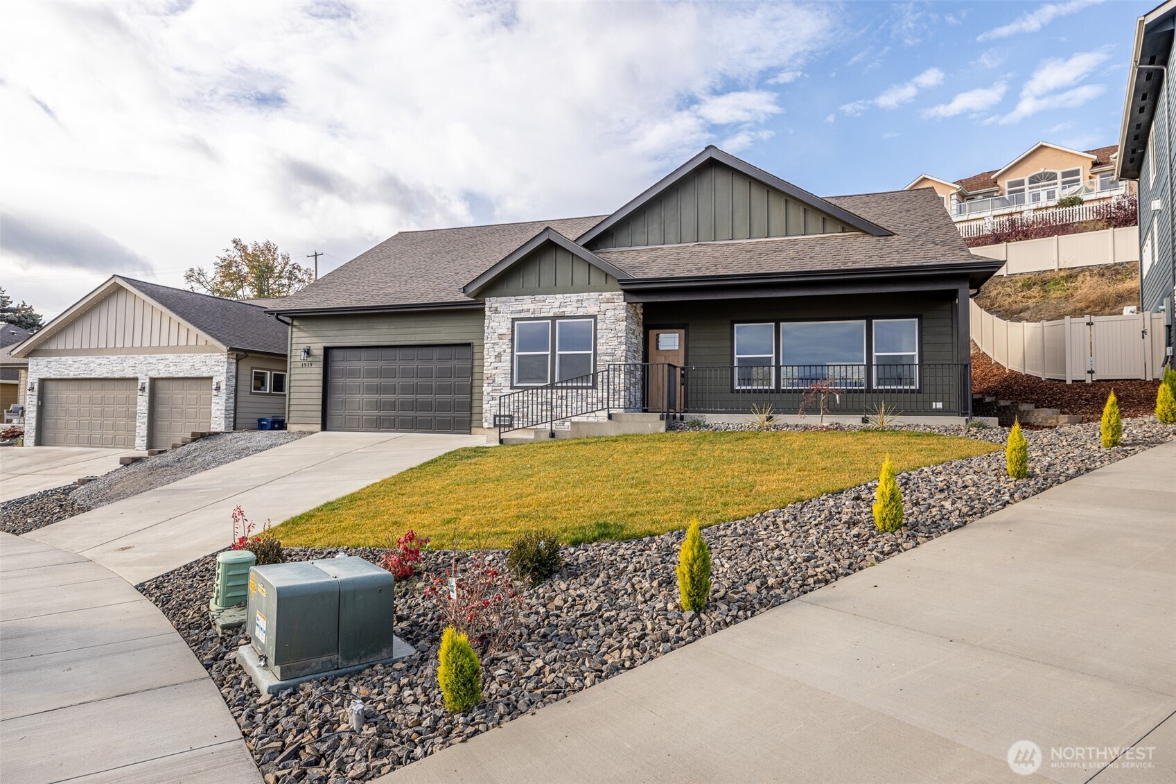 1919 Westhaven Wenatchee, WA 98801 - Photo 1 of 35
