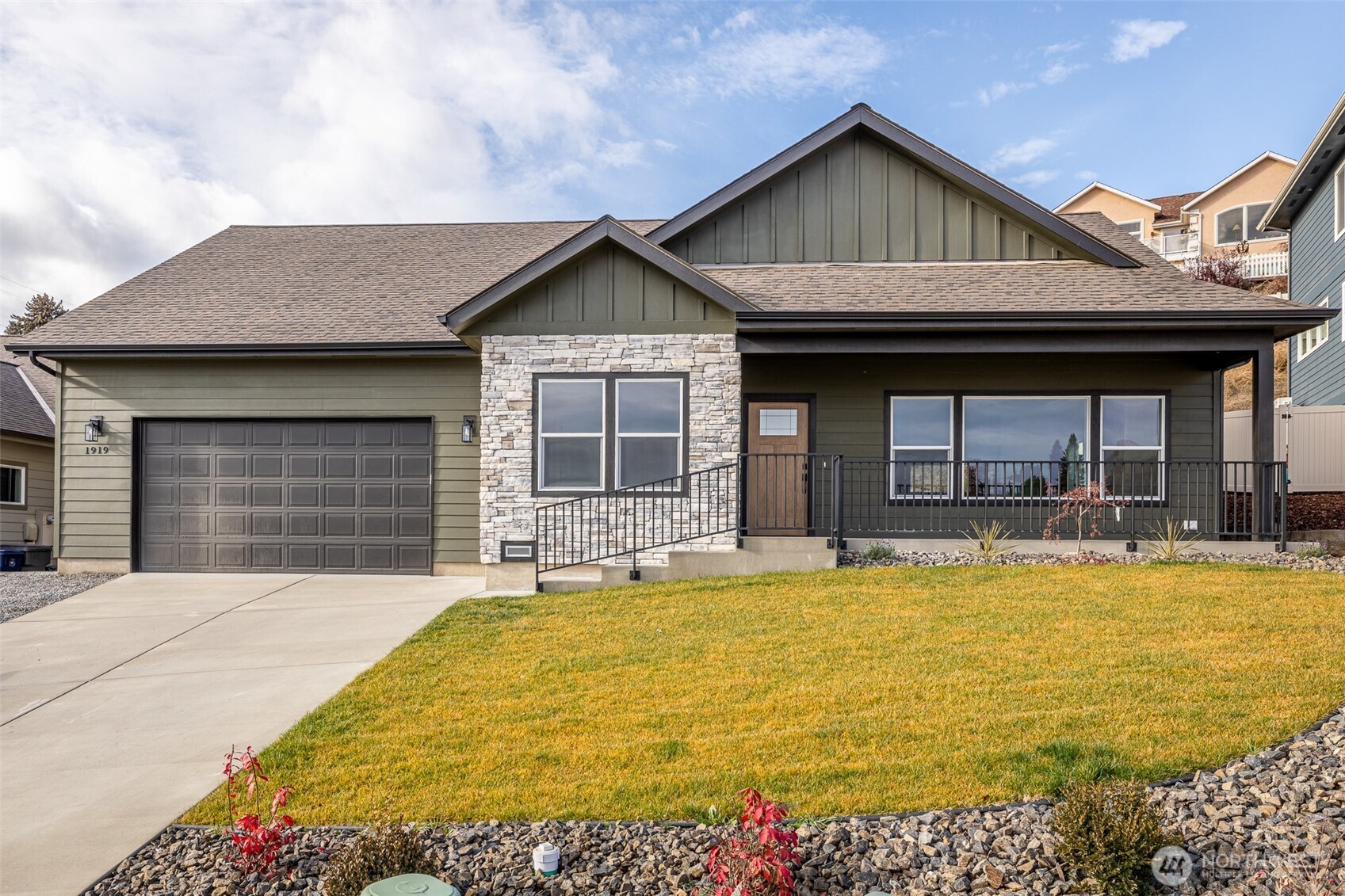 1919 Westhaven Wenatchee, WA 98801 - Photo 2 of 35