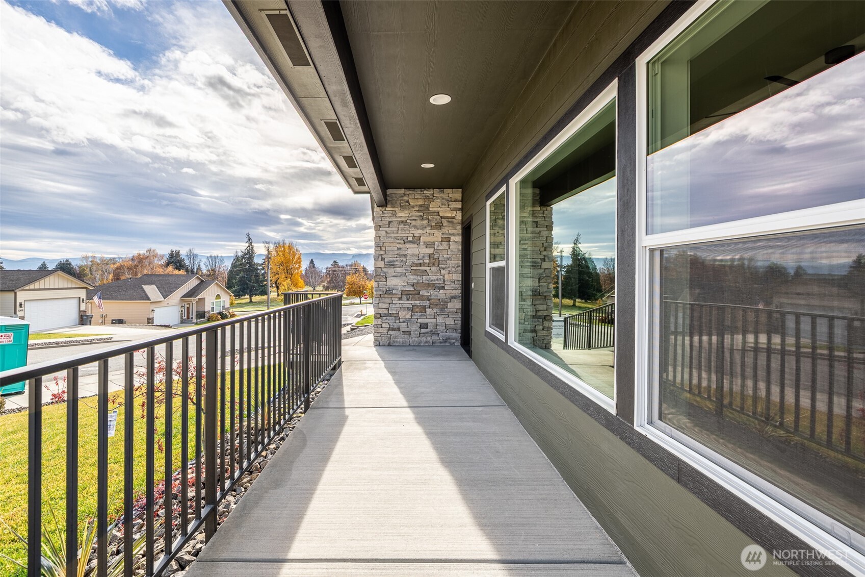 1919 Westhaven Wenatchee, WA 98801 - Photo 3 of 35