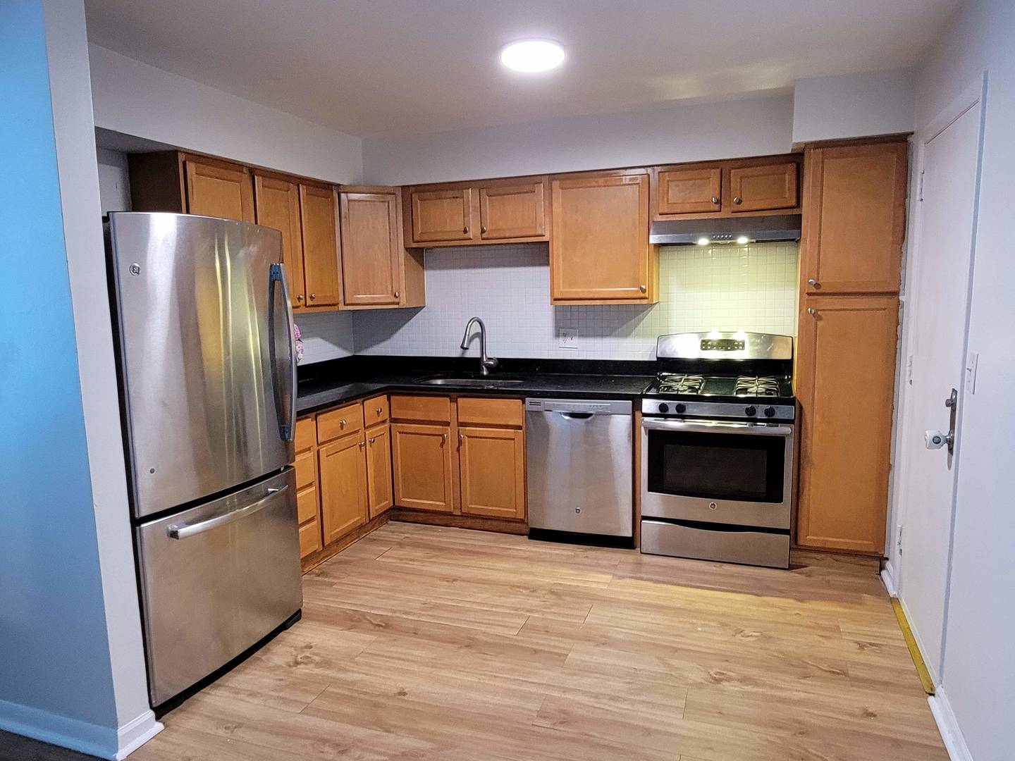 10361 Dearlove Road, Unit 1J Glenview, IL 60025 - Photo 4 of 10 Gallery Image 4