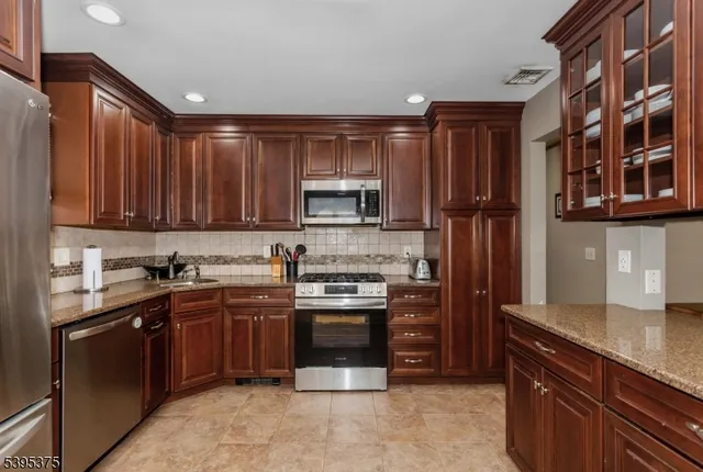 $549,900 | 7 Dover-Milton Road, Oak Ridge, NJ 07438