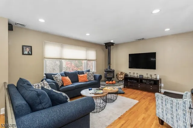 $549,900 | 7 Dover-Milton Road, Oak Ridge, NJ 07438