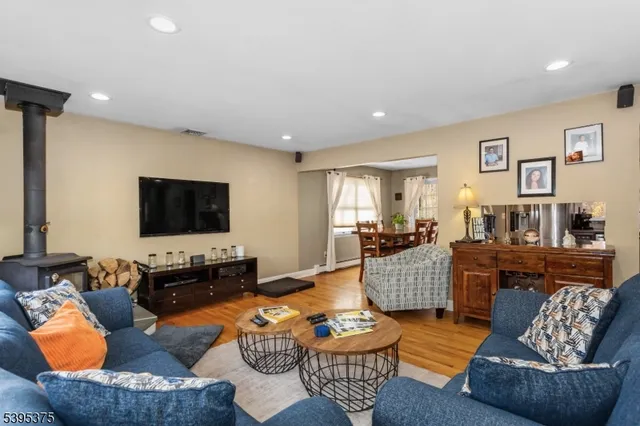 $549,900 | 7 Dover-Milton Road, Oak Ridge, NJ 07438