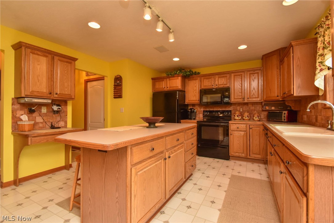 2993 Quail Ridge Akron, OH 44319 - Photo 9 of 35 Gallery Image 9