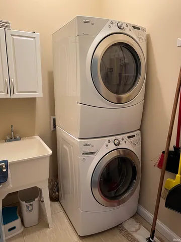 $855,900 | 1620 Colonial Drive, Rochester, IN 46975