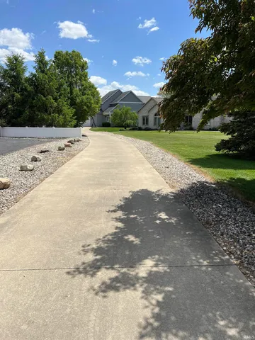 $855,900 | 1620 Colonial Drive, Rochester, IN 46975