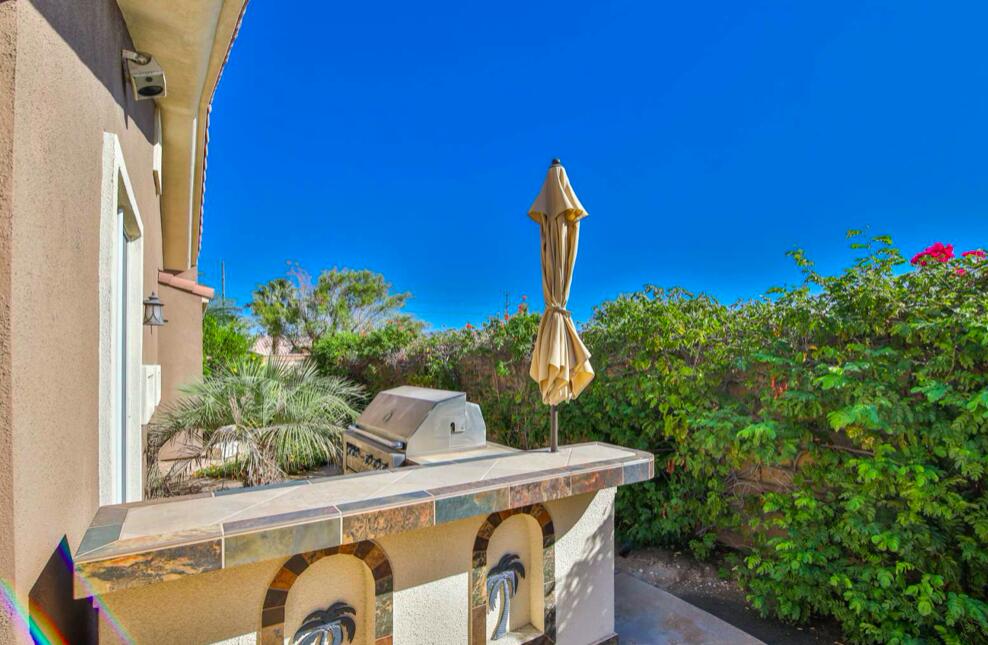 162 St Thomas Place Rancho Mirage, CA 92270 - Photo 12 of 24 Screen Shot 2023-02-04 at 6.58.16 AM