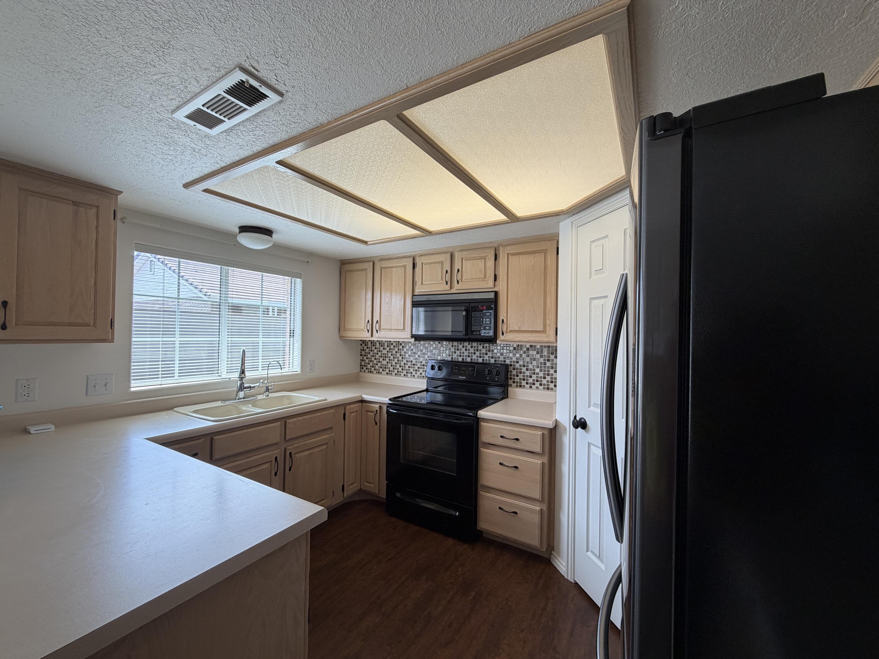 1055 East 900 South, Unit 95 St. George, UT 84790 - Photo 2 of 9 Kitchen