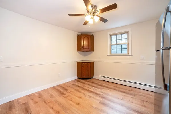 a view of a livingroom with a workspace
