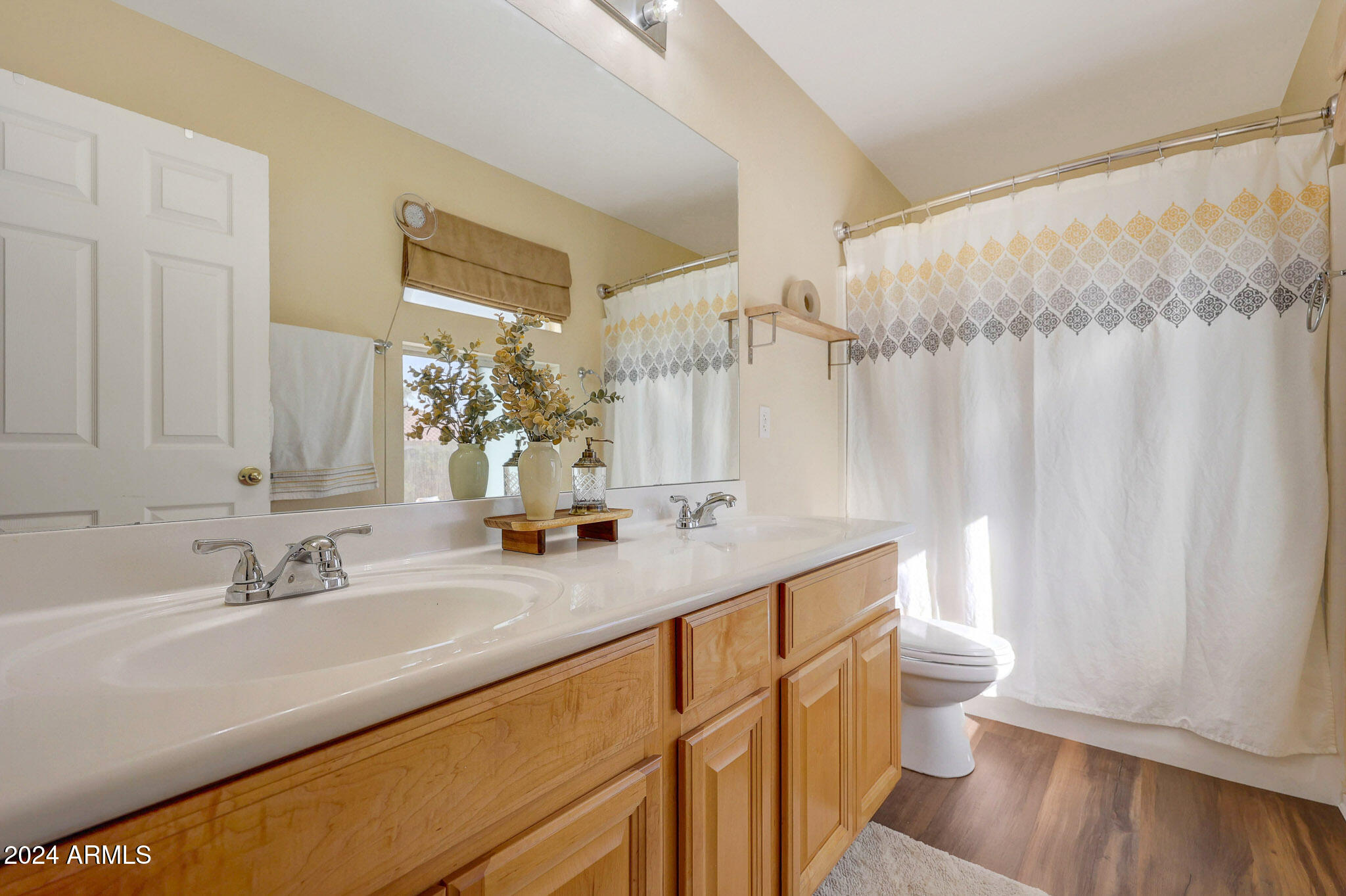 15637 West Redfield Road Surprise, AZ 85379 - Photo 22 of 35 Primary Bathroom
