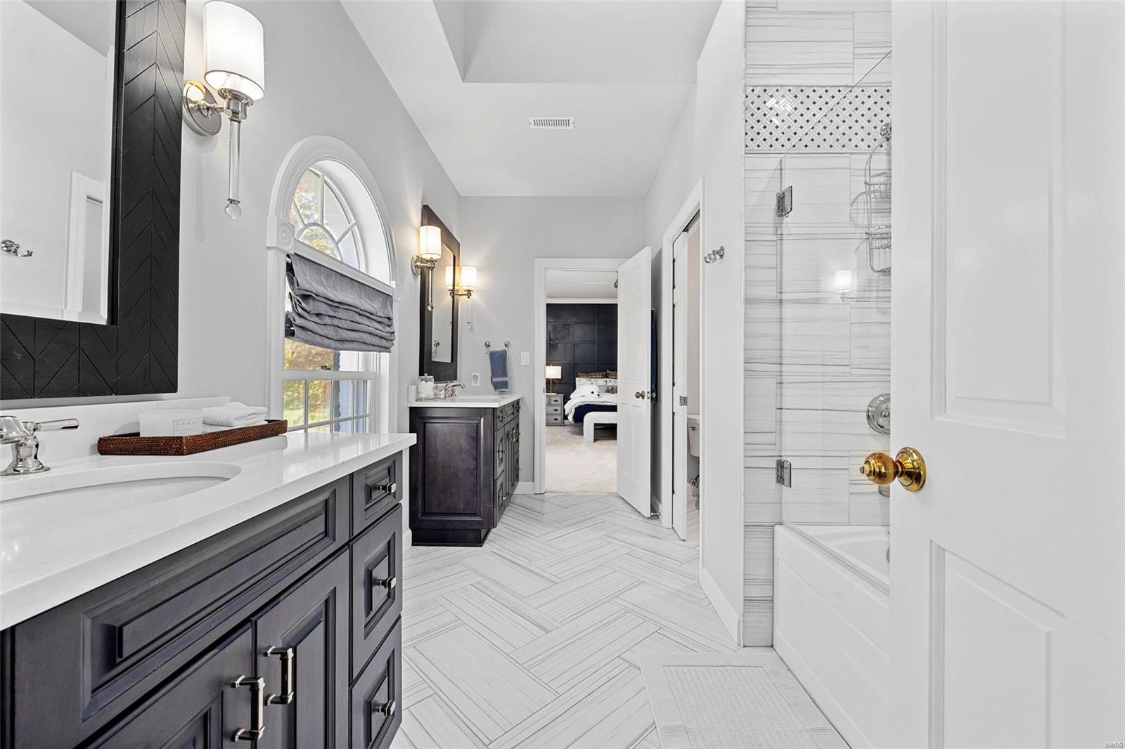 4 Countryside Lane Frontenac, MO 63131 - Photo 33 of 51