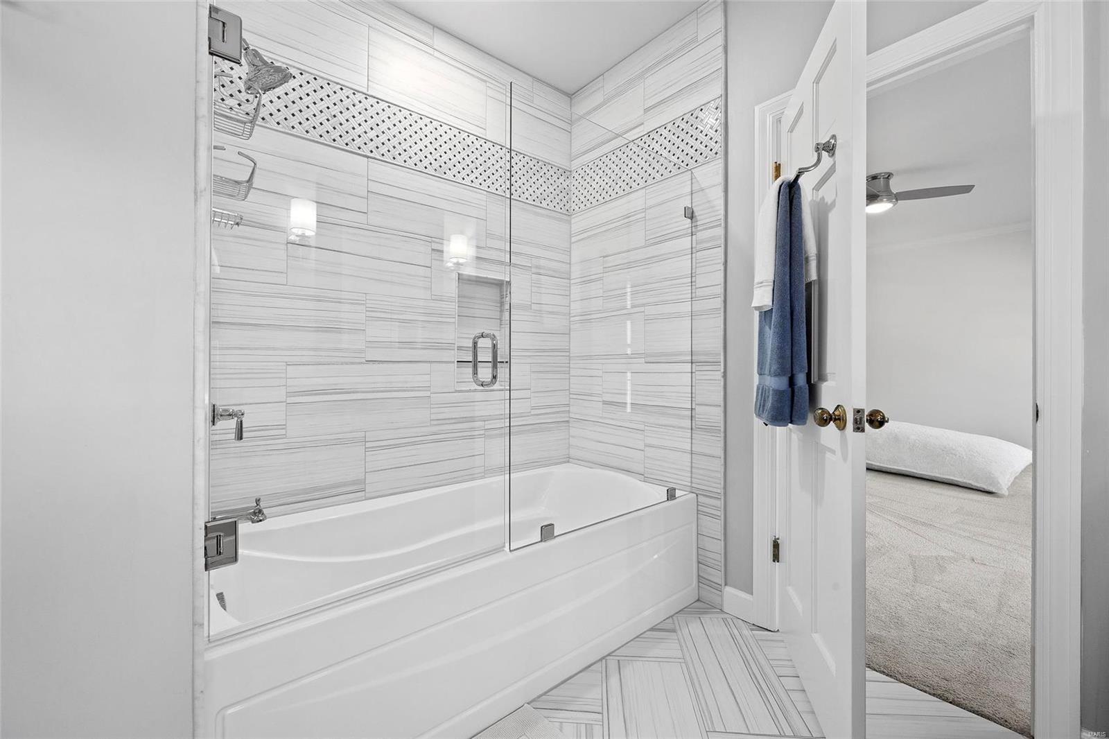 4 Countryside Lane Frontenac, MO 63131 - Photo 34 of 51