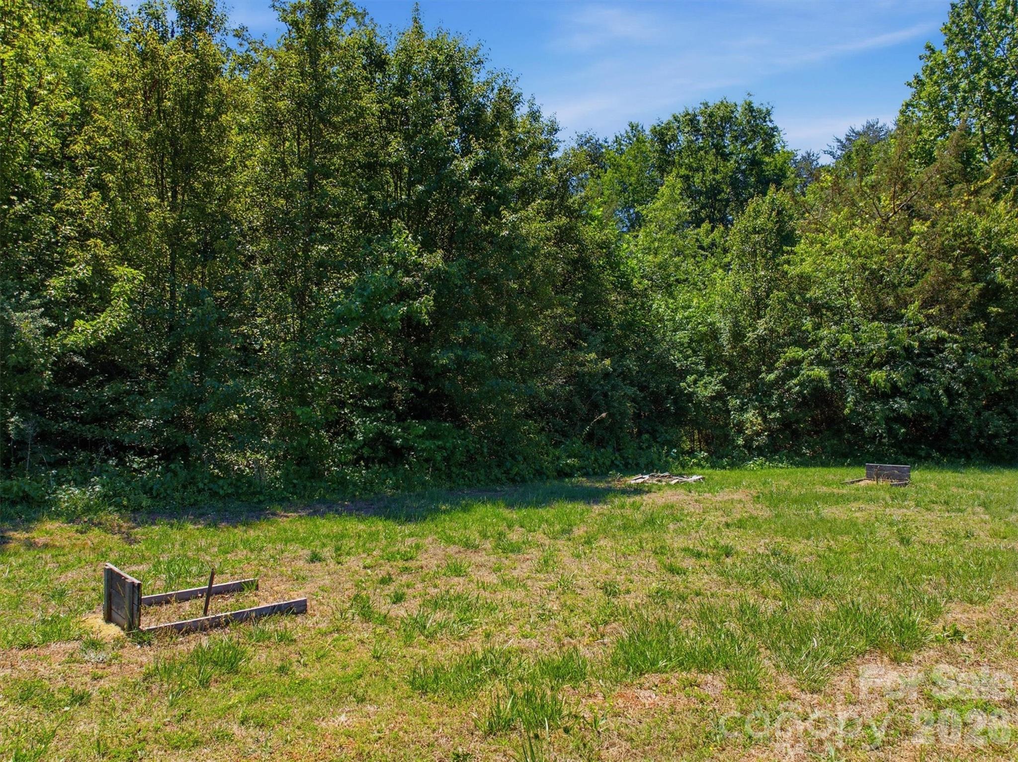 4240 Hickory Nut Ridge Road Hudson, NC 28638 - Photo 6 of 25