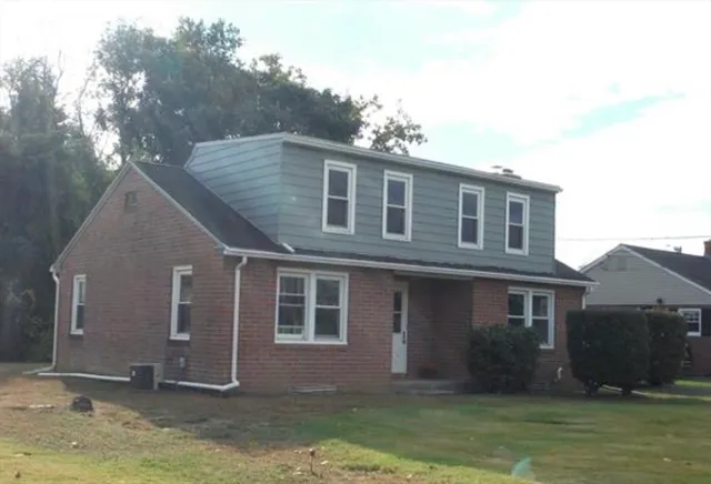 $2,000 | 8 Greylock Street, Westfield, MA 01085