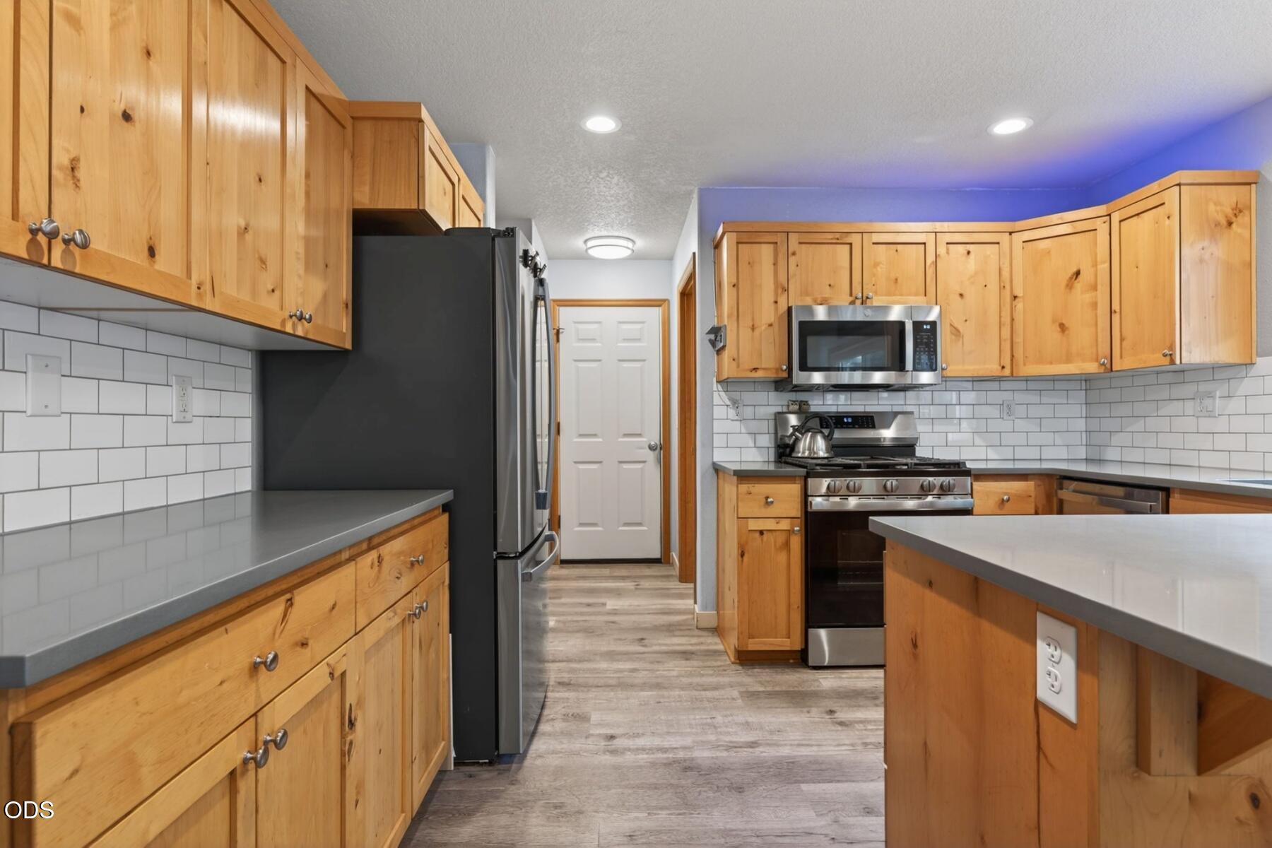 20696 Barton Crossing Way Bend, OR 97701 - Photo 13 of 44