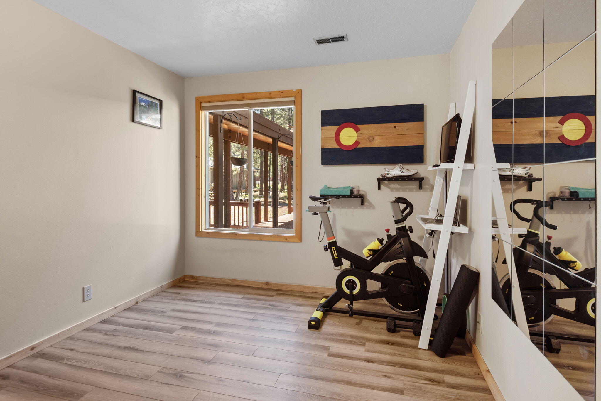 69388 Tollgate Road Sisters, OR 97759 - Photo 12 of 43 Bedroom