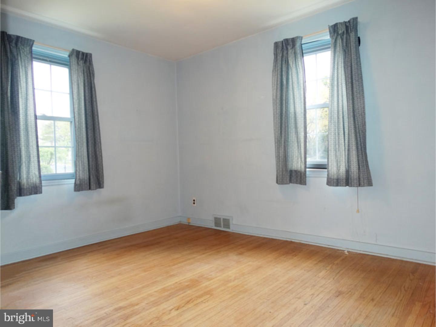 853 East Cathedral Road Philadelphia, PA 19128 - Photo 9 of 19 Bedroom - Main