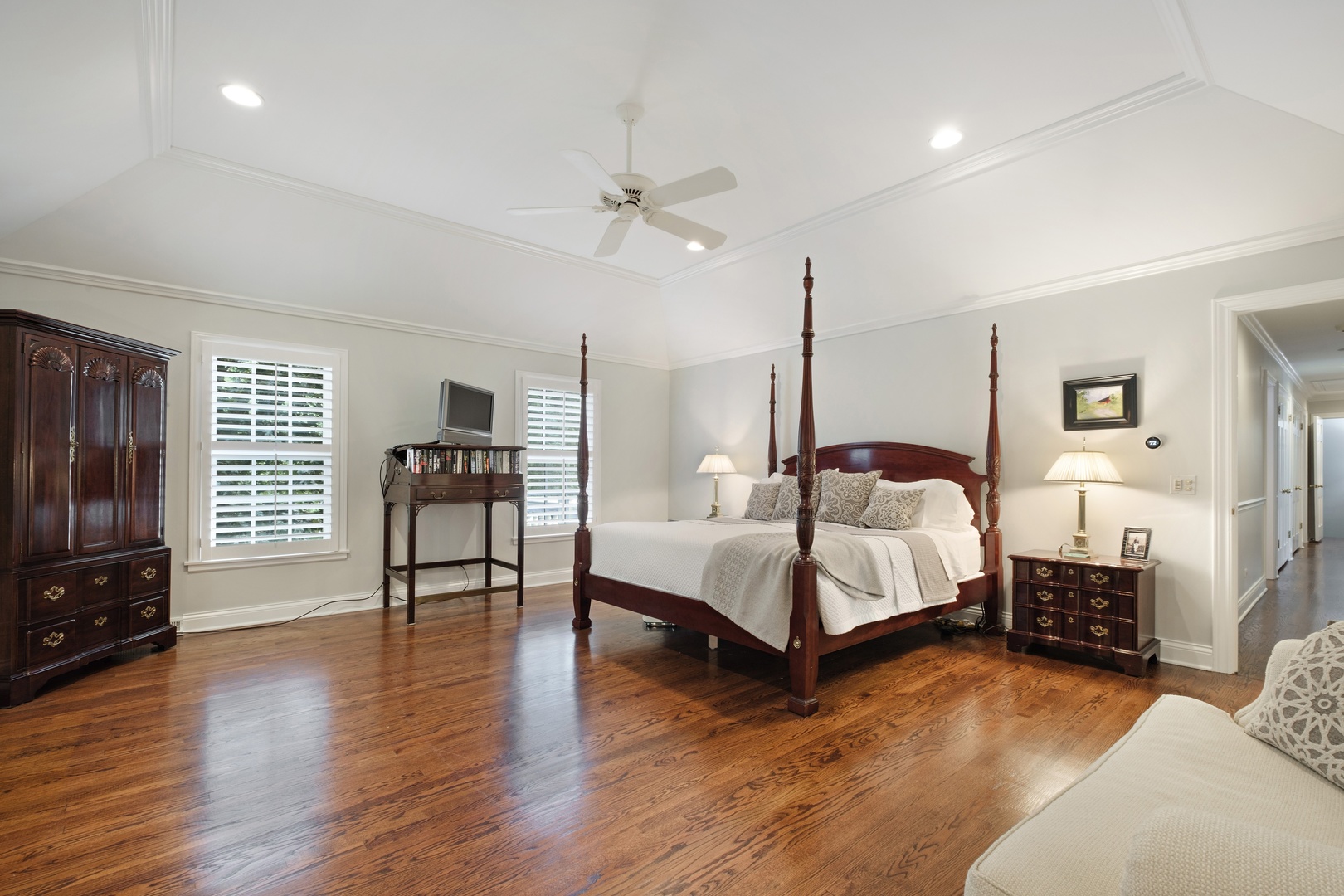 1075 Hill Road Winnetka, IL 60093 - Photo 24 of 40