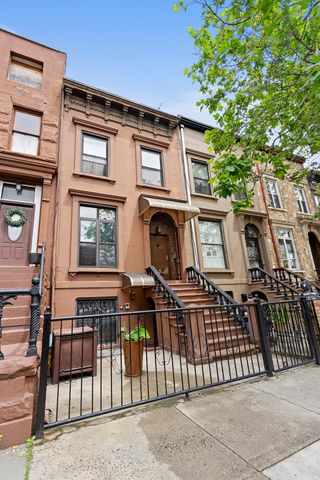 $1,250,000 | 525 Macon Street | Bedford-Stuyvesant