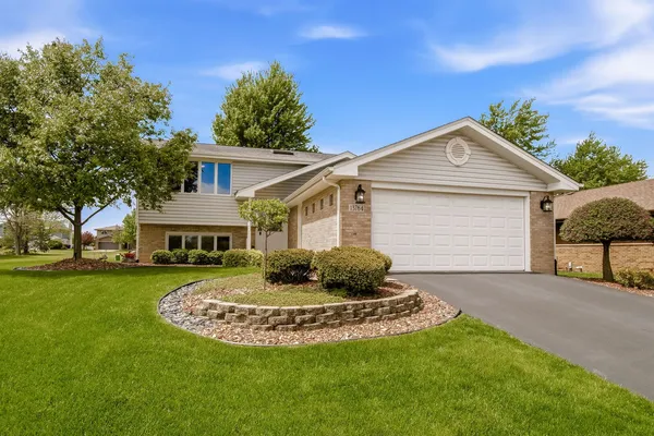 $440,000 | 13764 West Deervalley Drive, Homer Glen, IL 60491
