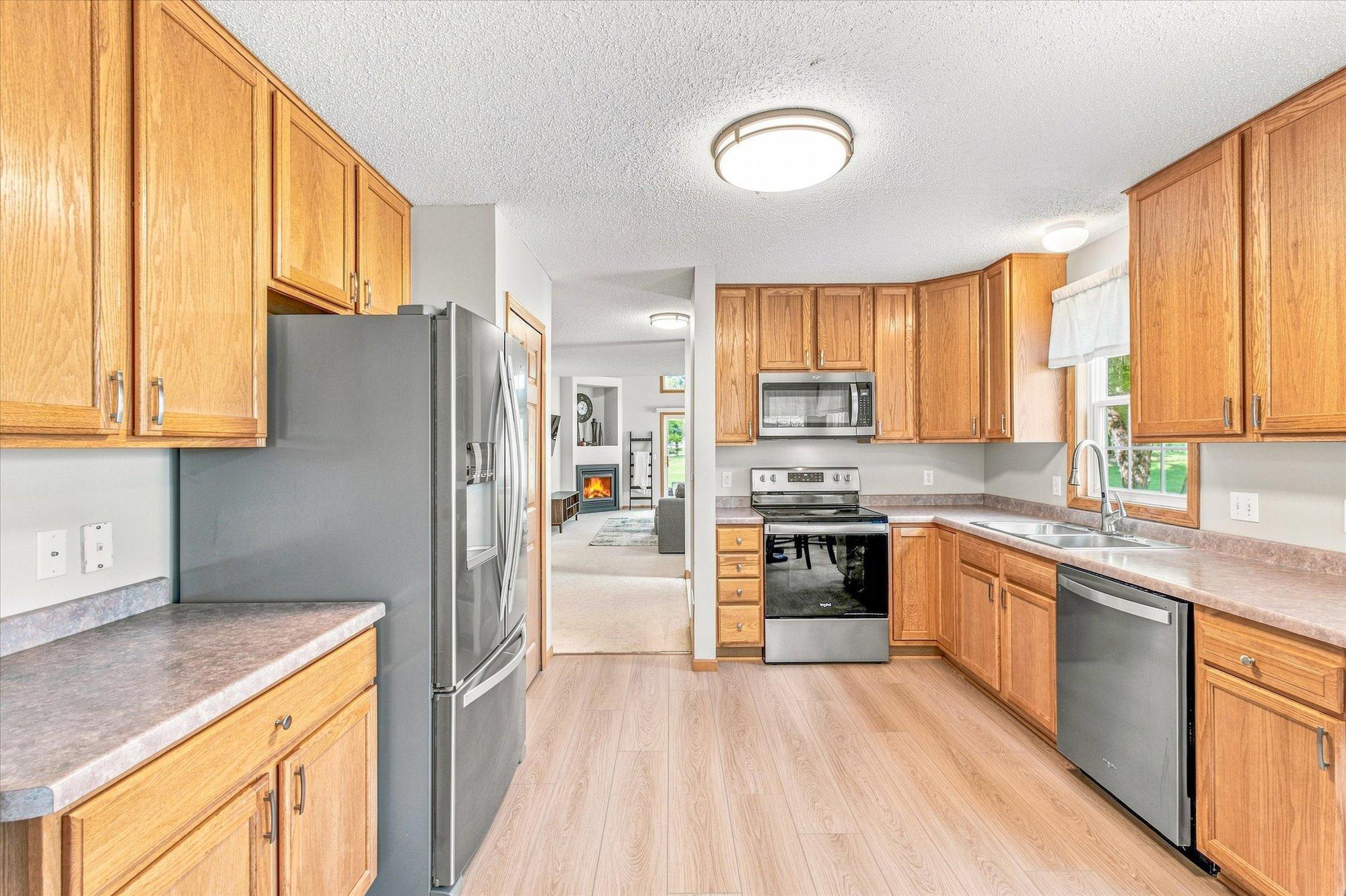 2442 Autumn Ridge Court Chanhassen, MN 55317 - Photo 12 of 43 Gallery Image 12