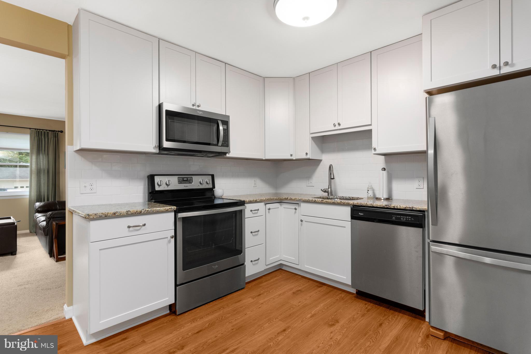3748 Coronada Road Davidsonville, MD 21035 - Photo 5 of 30 Granite counters & Stainless appliances!