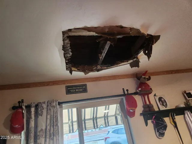 $325,000 | 3039 East Cactus Road, Phoenix, AZ 85028