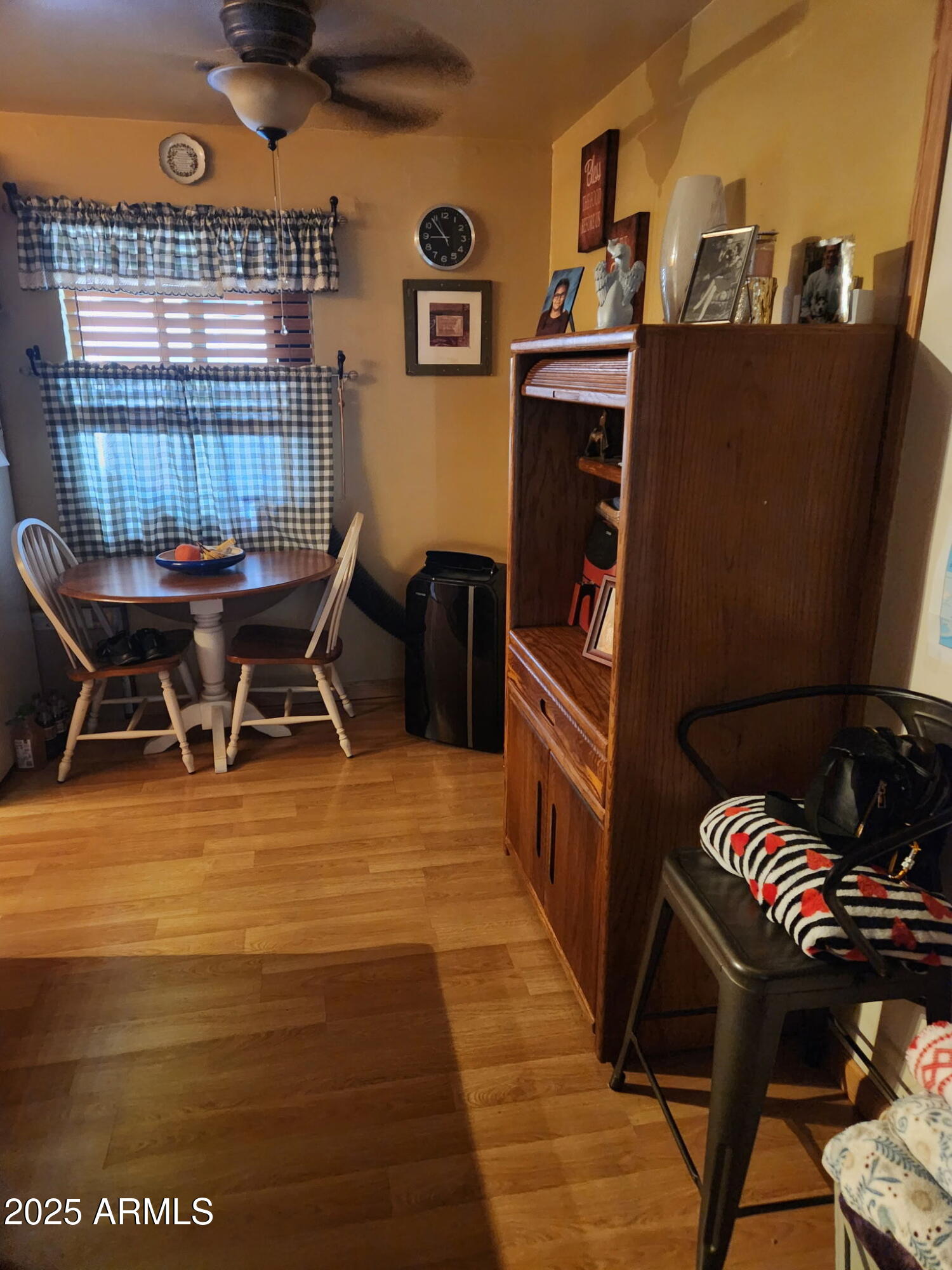 3039 East Cactus Road Phoenix, AZ 85028 - Photo 7 of 15 a view of a chairs and table in a patio
