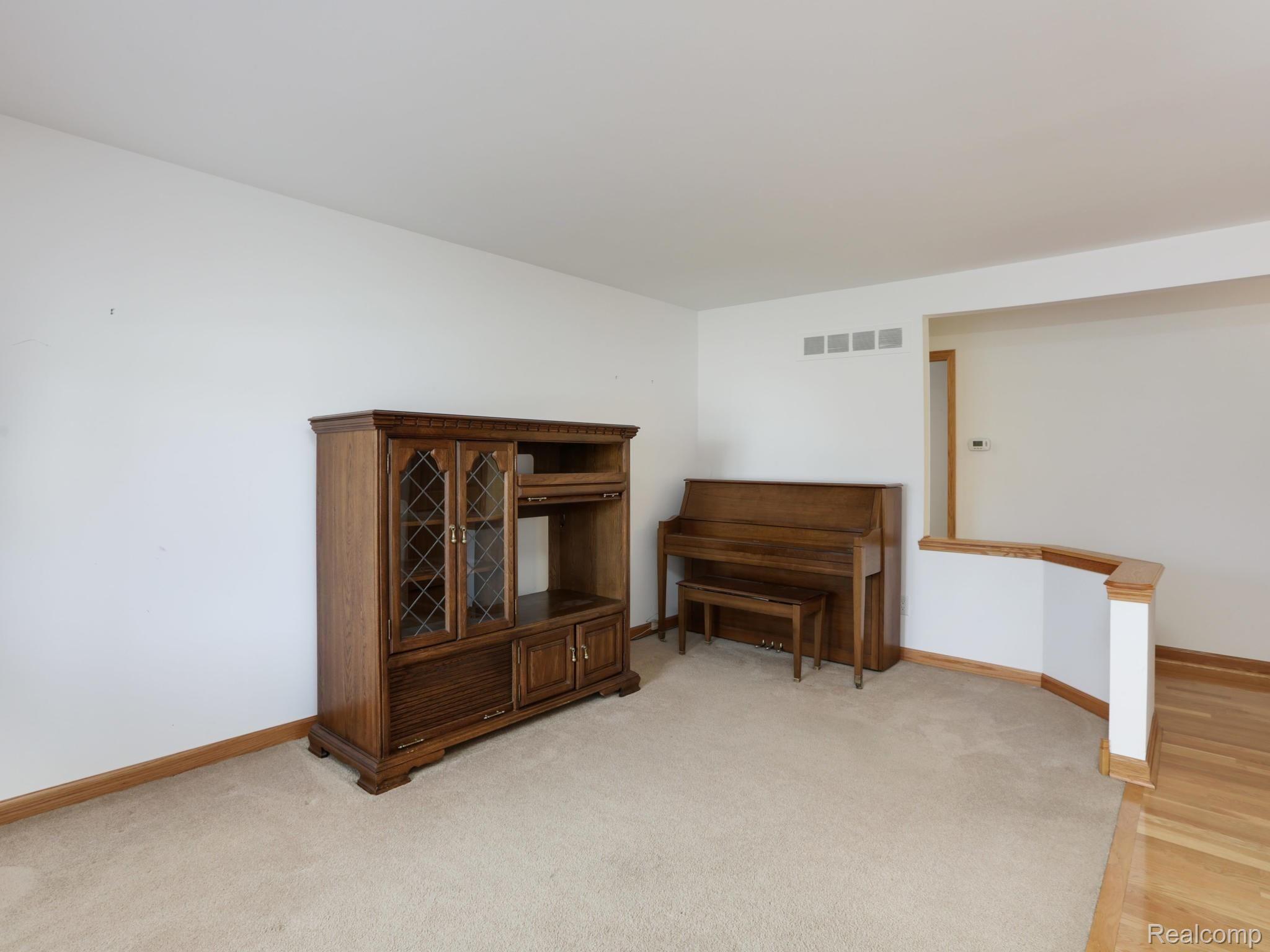 47535 Chrys Road Macomb, MI 48044 - Photo 10 of 29 47535 Chrys Rd Macomb MI 48044-003-003-47535 Chrys Rd Macomb Twp0002-MLS_Size.jpg