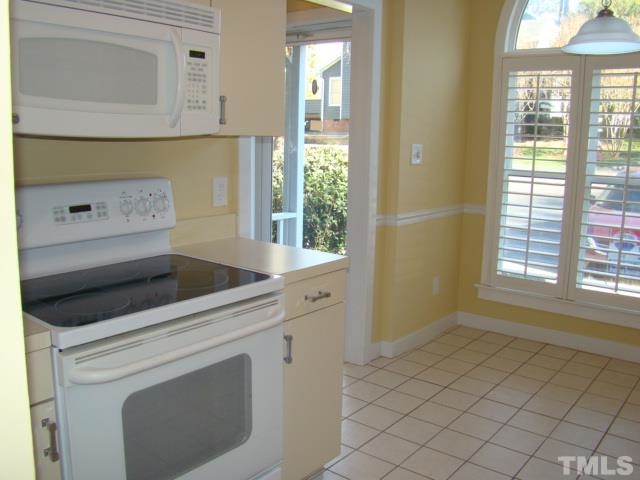 1425 Quarter Point Raleigh, NC 27615 - Photo 4 of 15 a utility room with dryer and washer