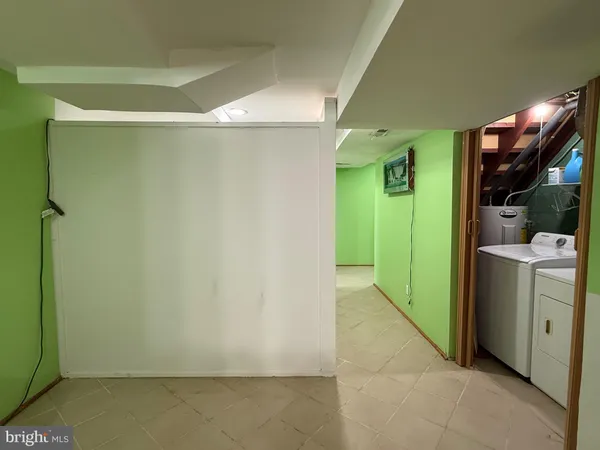 $483,500 | 6821 Kenyon Drive, Alexandria, VA 22307