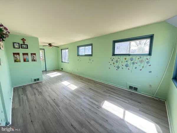 $483,500 | 6821 Kenyon Drive, Alexandria, VA 22307