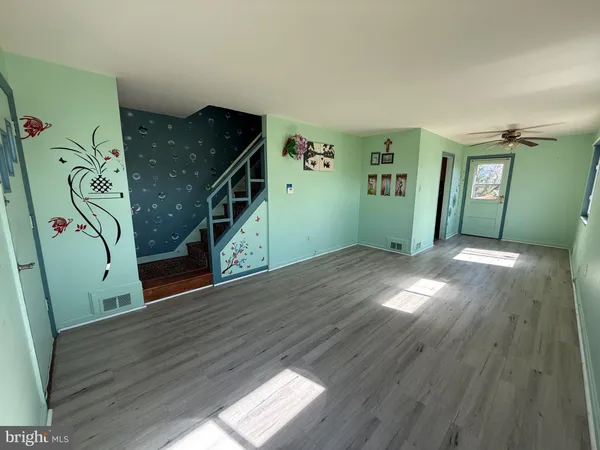 $483,500 | 6821 Kenyon Drive, Alexandria, VA 22307