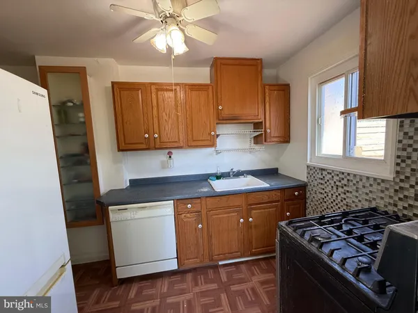 $483,500 | 6821 Kenyon Drive, Alexandria, VA 22307