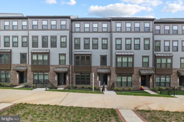 $499,900 | 17379 Harrison Rdg Drive, Dumfries, VA 22026