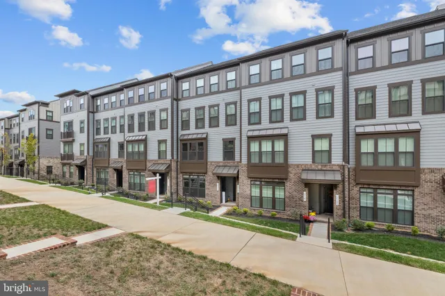 $499,900 | 17379 Harrison Rdg Drive, Dumfries, VA 22026