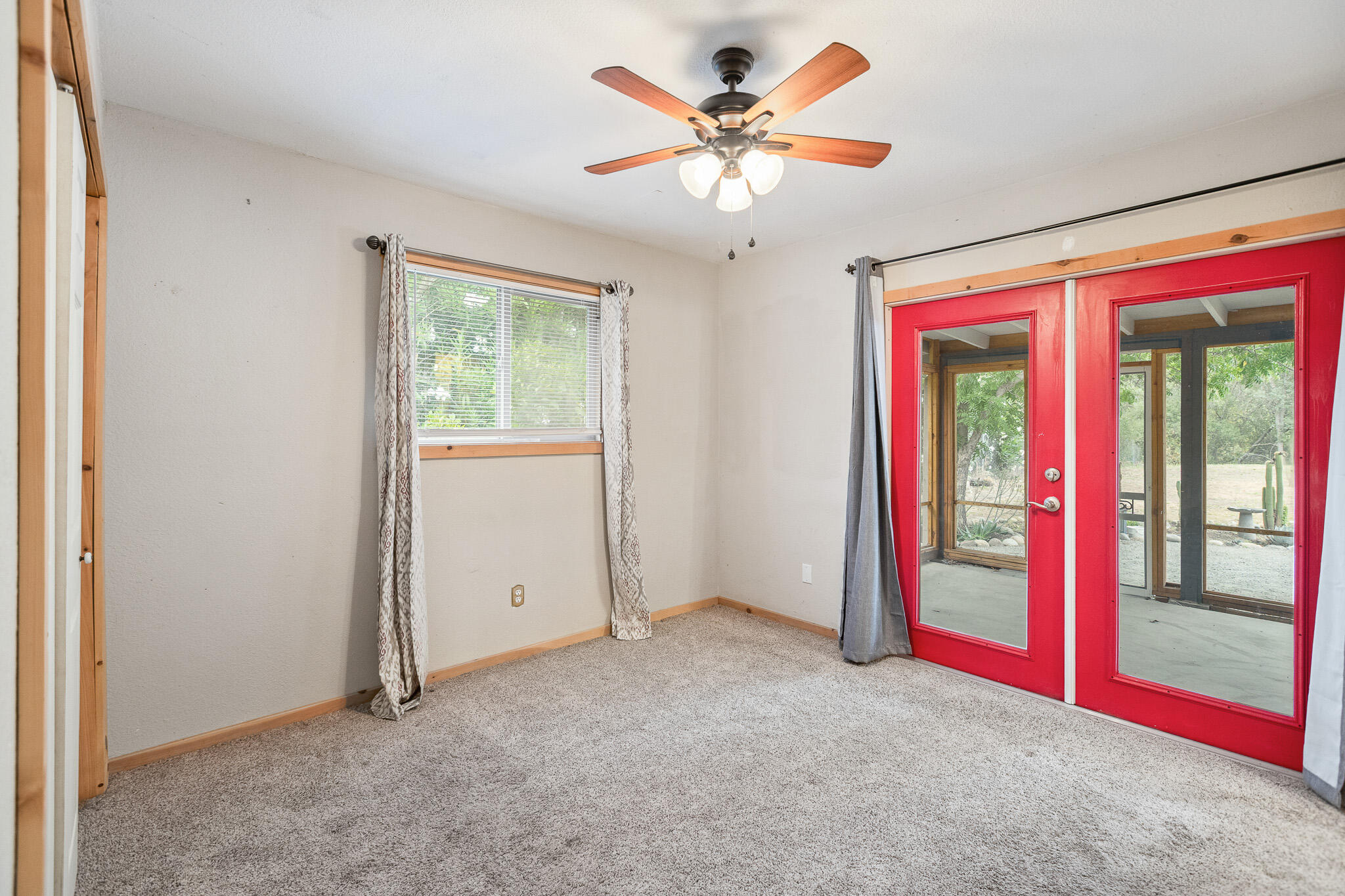 40826 Grouse Drive Three Rivers, CA 93271 - Photo 34 of 75 30 Primary Bedroom