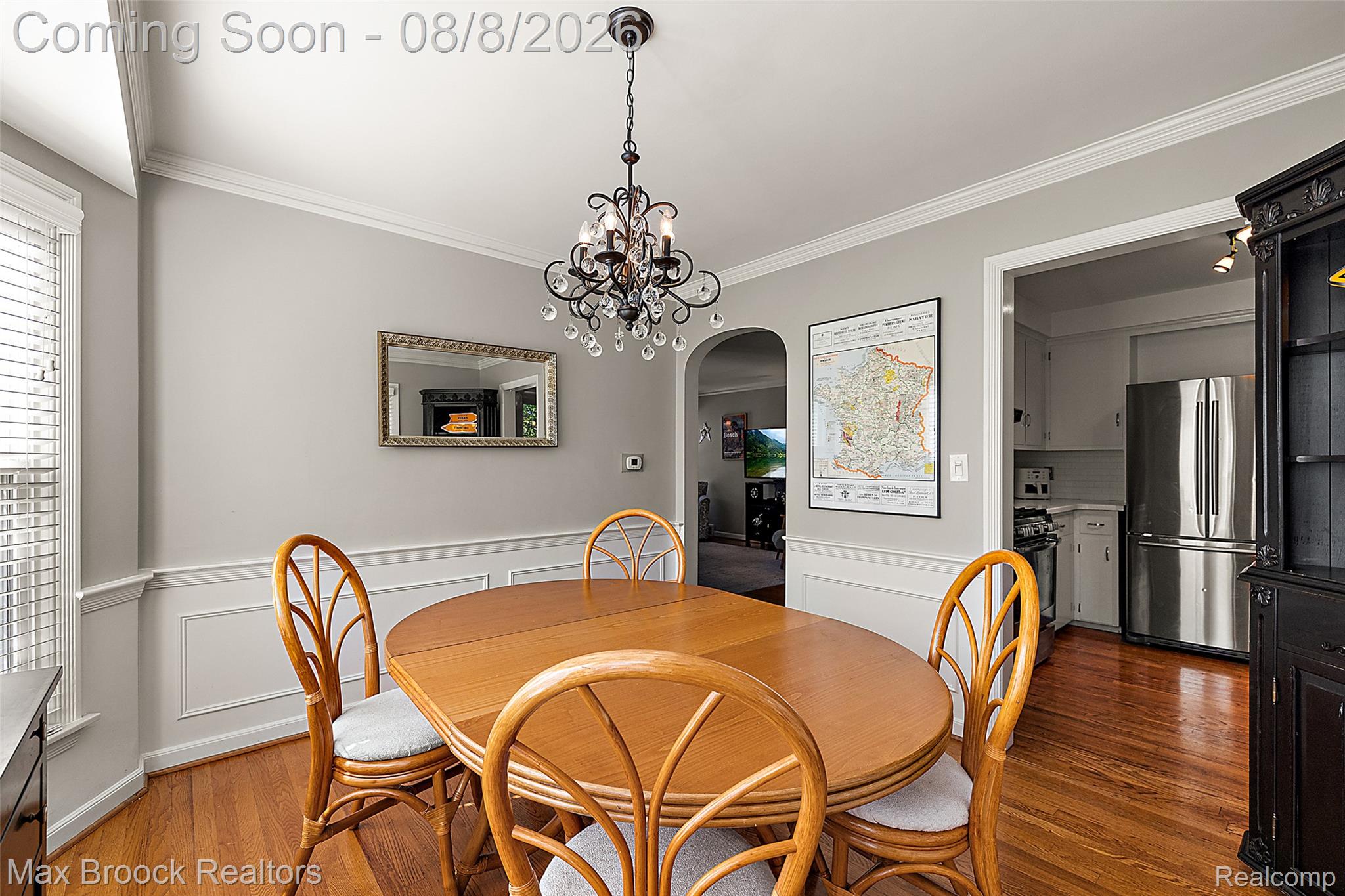 3695 Wakefield Road Berkley, MI 48072 - Photo 10 of 56 View thru Dining Room to Living Room & Kitchen