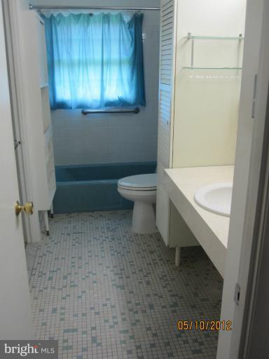 21 Weyfield Court Rosedale, MD 21237 - Photo 2 of 23 Bath