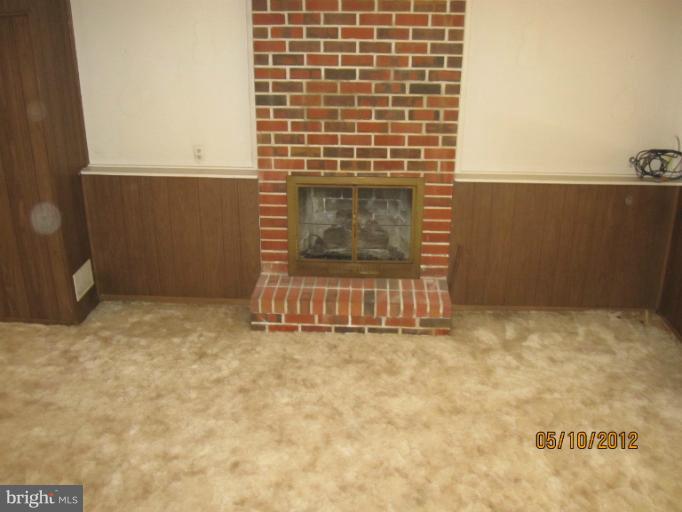 21 Weyfield Court Rosedale, MD 21237 - Photo 3 of 23 Family Room