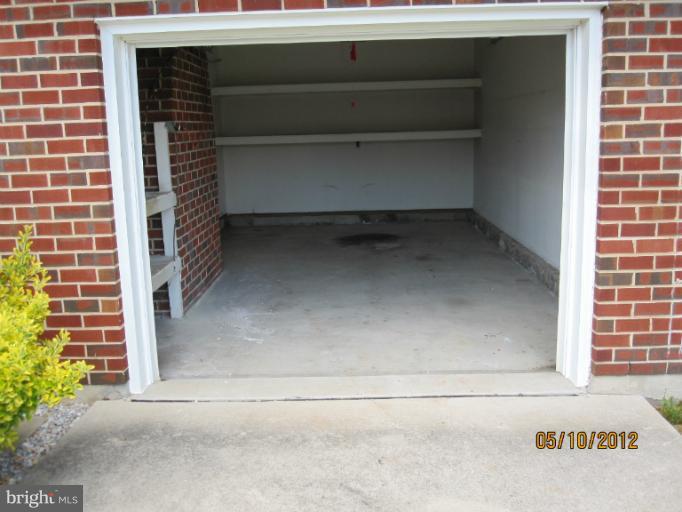 21 Weyfield Court Rosedale, MD 21237 - Photo 4 of 23 Garage